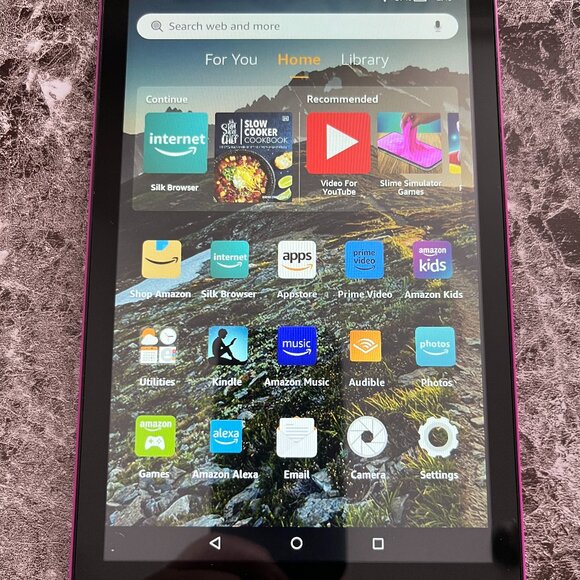 Amazon Fire HD 8 Tablet - Magenta - 16GB (6th Generation) - Picture 1 of 6